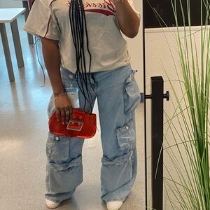 Light wash cargo jeans